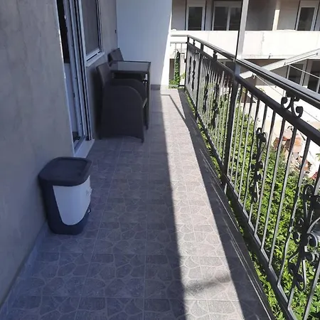 Ani Apartment