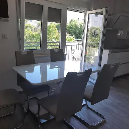 Ani Apartment *