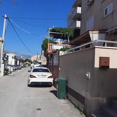 Ani Apartment Split